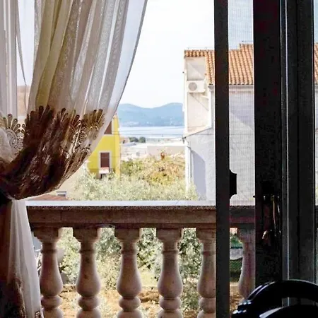 Apartment With A Parking Space - 22078 Zadar