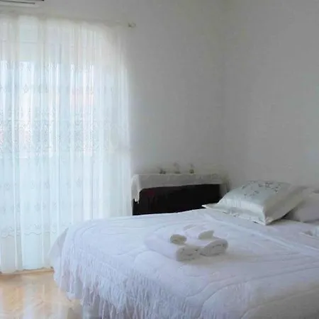 Appartement With Parking Space - 22078
