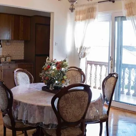 With Parking Space - 22078 Apartment *